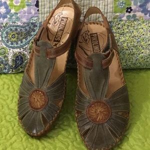 NWOT-PIKOLINOS Leather Sandals